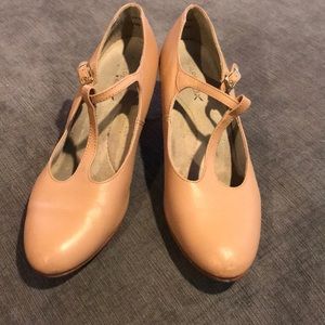 Capezio size 8 shoes
